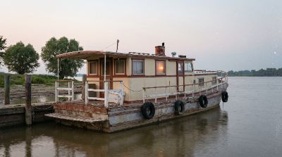 FlowBoard dashboard thumbnail for the 1960s Mississippi Houseboat project